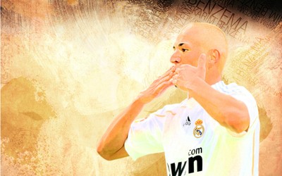 南亚体育热评-C罗点球命中帮助球队逆转比分并最终获胜