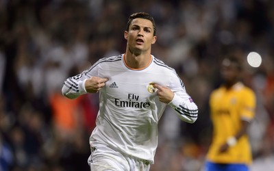 南亚体育焦点-于帕梅卡诺这表现该被质疑