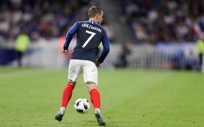 南亚体育动态-加纳队球星场外生活引热议